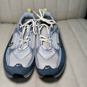 Nike Air Max Bliss size 9 in Blue and Gray